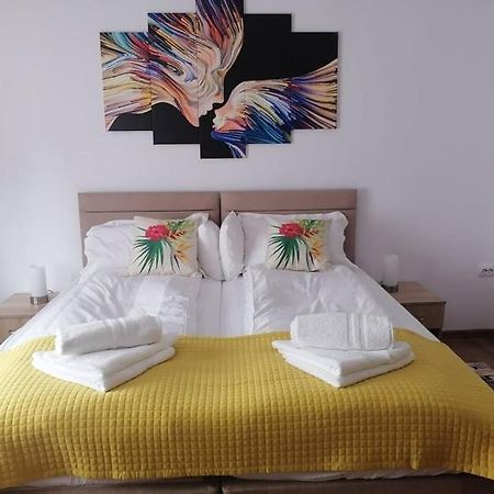 Happy House Appartement Hunedoara Buitenkant foto