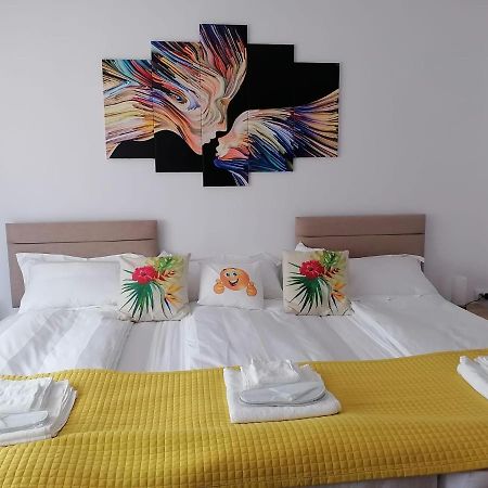 Happy House Appartement Hunedoara Buitenkant foto