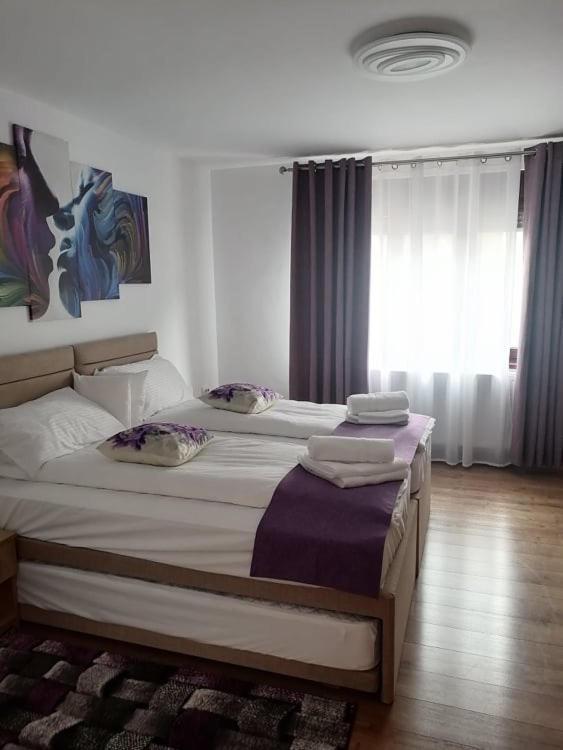 Happy House Appartement Hunedoara Buitenkant foto