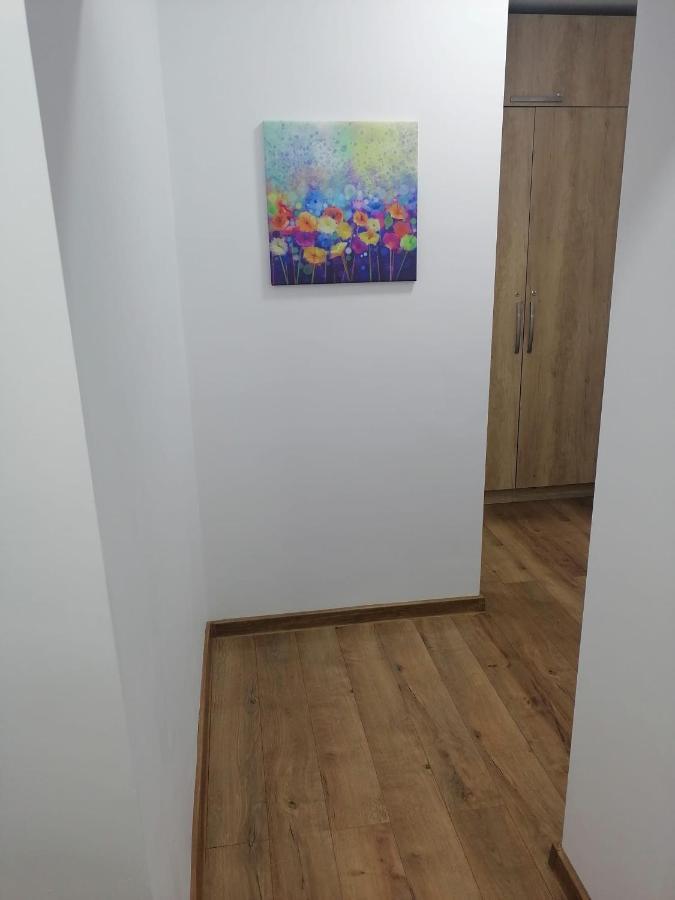 Happy House Appartement Hunedoara Buitenkant foto