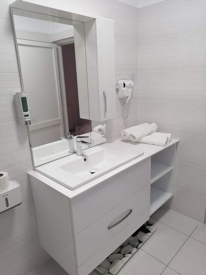 Happy House Appartement Hunedoara Buitenkant foto