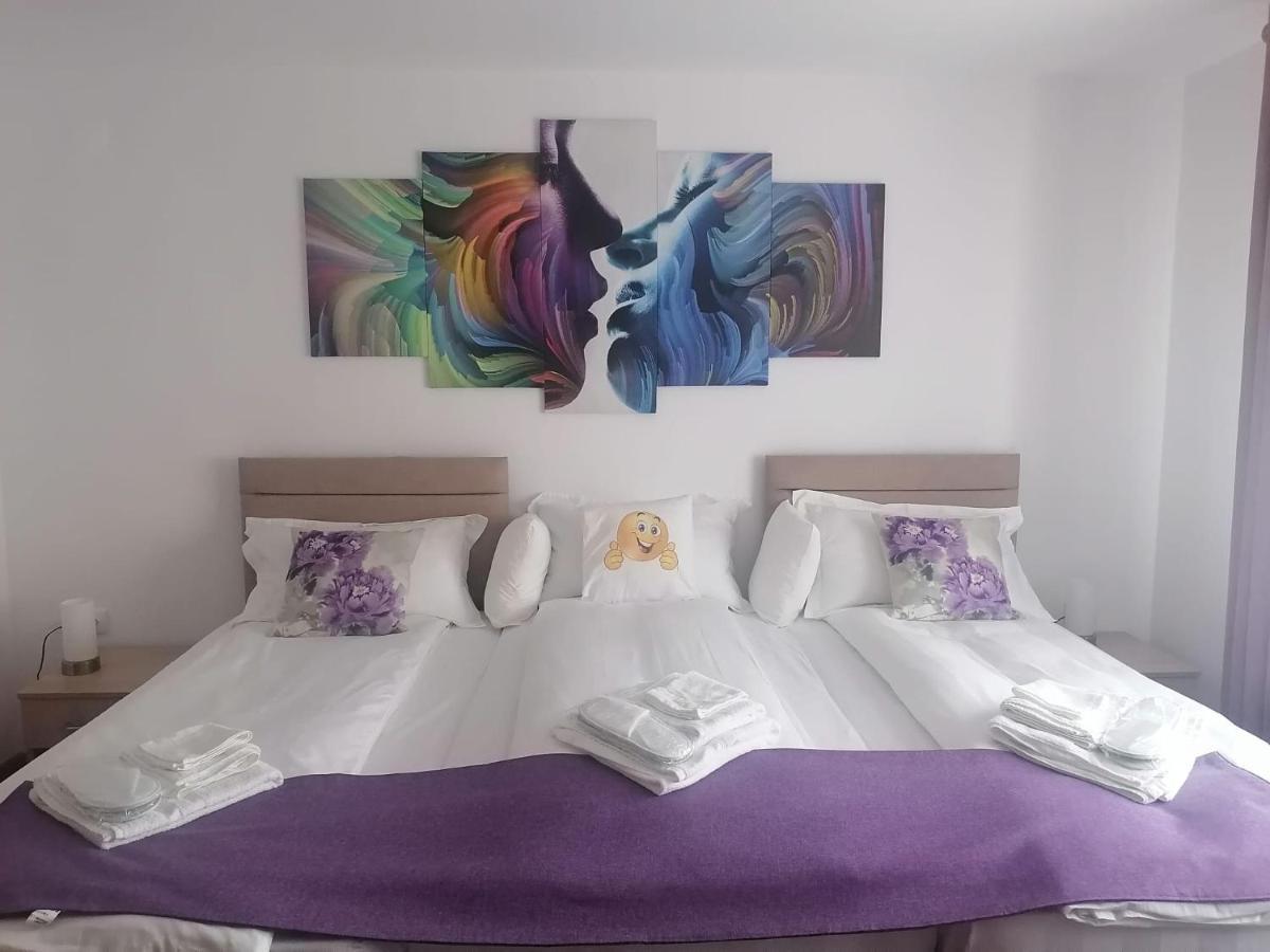Happy House Appartement Hunedoara Buitenkant foto