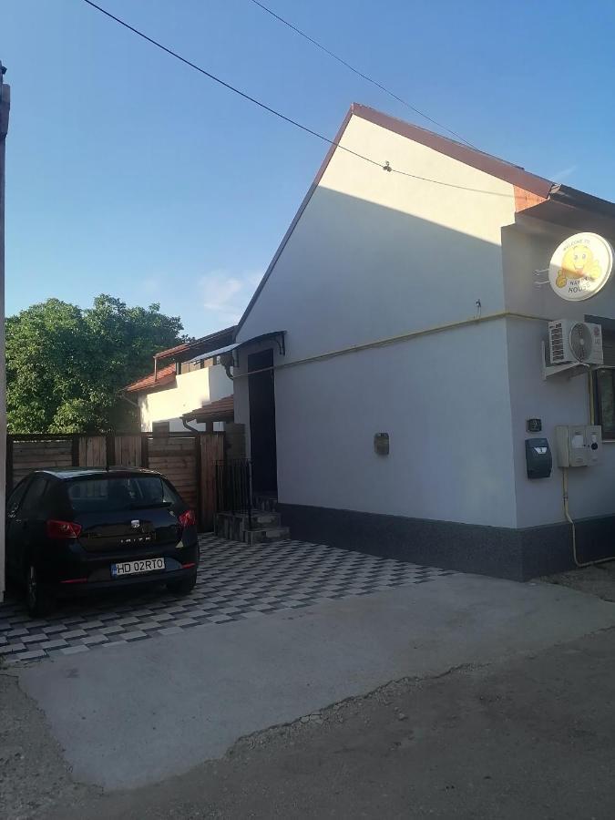 Happy House Appartement Hunedoara Buitenkant foto