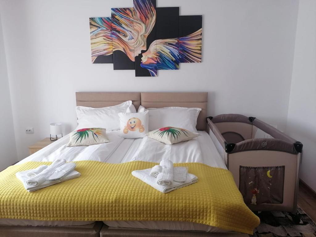 Happy House Appartement Hunedoara Buitenkant foto
